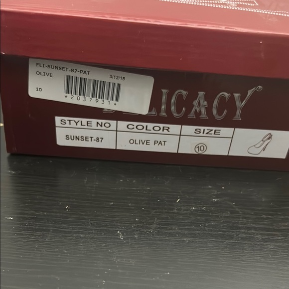 Delicacy Patent Green Heels - Picture 3 of 3